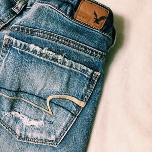 american eagle mom jeans